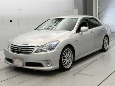TOYOTA CROWN HYBRID