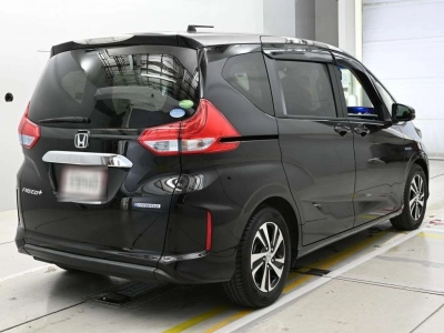 HONDA FREED + HYBRID