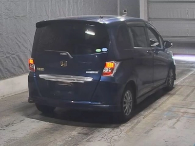 HONDA FREED HYBRID