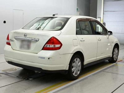 NISSAN TIIDA LATIO