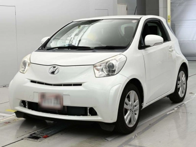 TOYOTA IQ