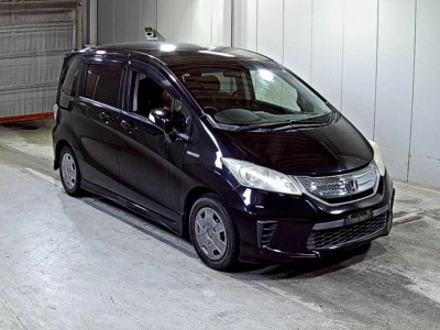 HONDA FREED HYBRID