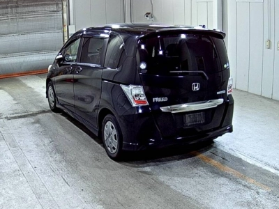 HONDA FREED HYBRID