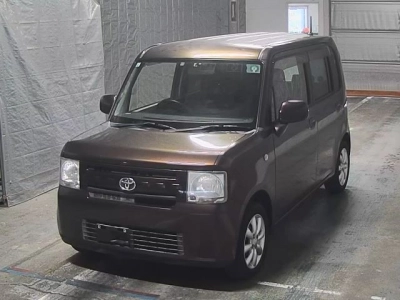 TOYOTA PIXIS SPACE