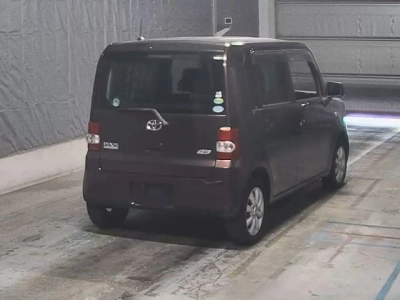 TOYOTA PIXIS SPACE