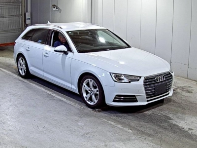 AUDI A4 AVANTE