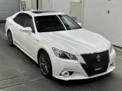 TOYOTA CROWN HYBRID