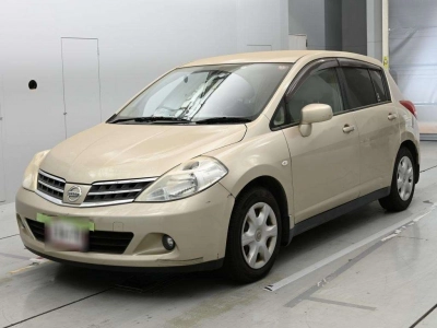 NISSAN TIIDA