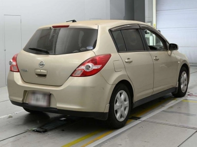 NISSAN TIIDA
