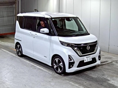 NISSAN ROOX