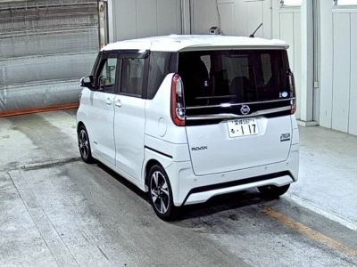 NISSAN ROOX