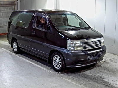 NISSAN ELGRAND