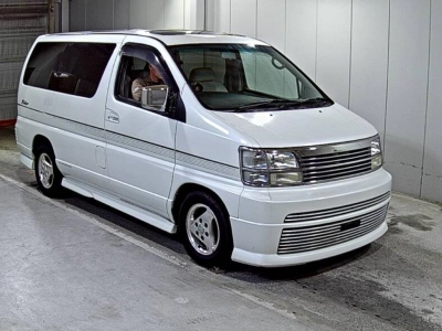 NISSAN ELGRAND