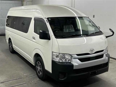 TOYOTA HIACE COMMUTER