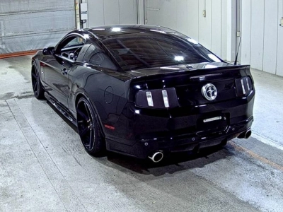 FORD MUSTANG