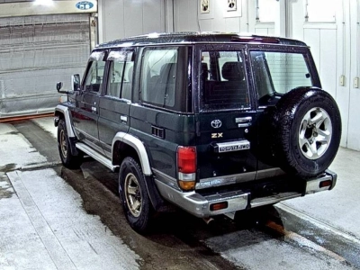 TOYOTA LAND CRUISER 70