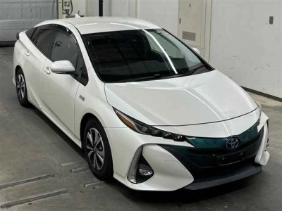TOYOTA PRIUS PHV