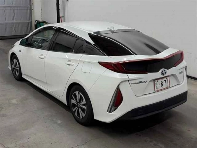 TOYOTA PRIUS PHV
