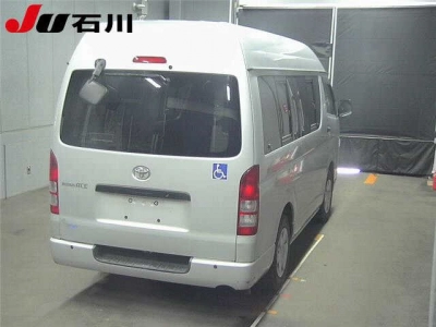 TOYOTA REGIUS VAN