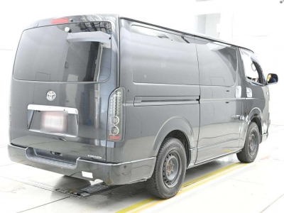 TOYOTA REGIUS VAN