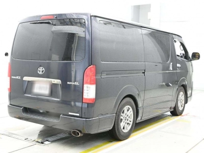 TOYOTA REGIUS VAN