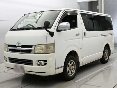 TOYOTA REGIUS VAN