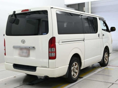 TOYOTA REGIUS VAN