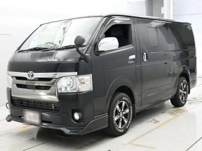 TOYOTA REGIUS VAN
