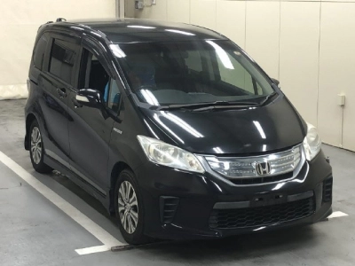 HONDA FREED HYBRID