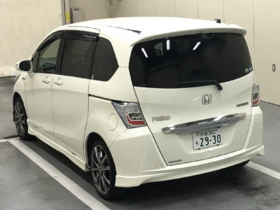 HONDA FREED HYBRID