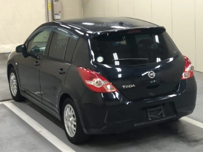 NISSAN TIIDA