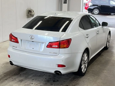 LEXUS IS