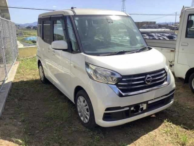 NISSAN DAYZ ROOX