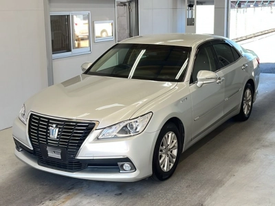 TOYOTA CROWN HYBRID