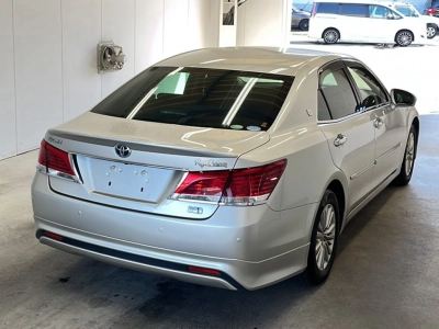 TOYOTA CROWN HYBRID