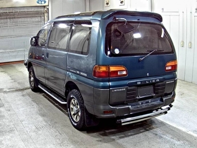 MITSUBISHI DELICA SPACE GEAR