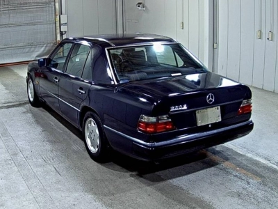 MERCEDES BENZ E CLASS