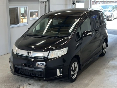 HONDA FREED SPIKE HYBRID