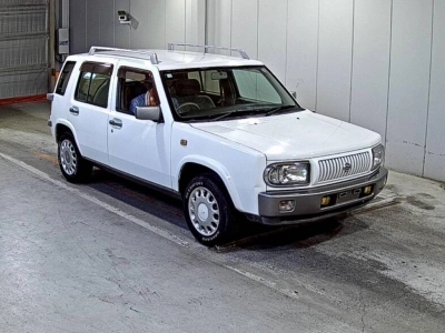 NISSAN RASHEEN