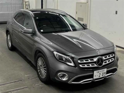MERCEDES BENZ GLA