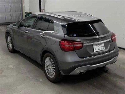 MERCEDES BENZ GLA