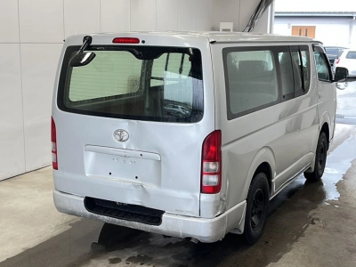 TOYOTA REGIUS VAN