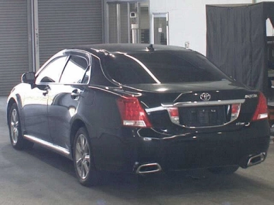 TOYOTA CROWN MAJESTA