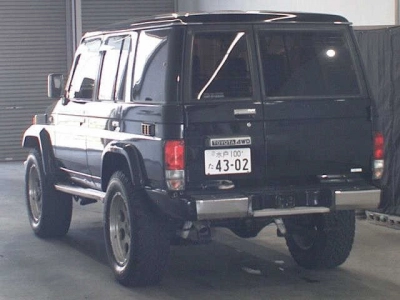 TOYOTA LAND CRUISER 70