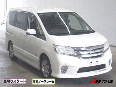 NISSAN SERENA