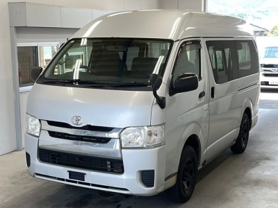 TOYOTA REGIUS VAN