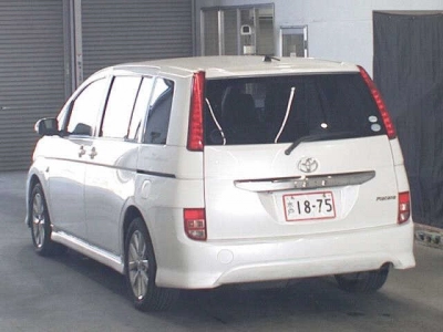 TOYOTA ISIS