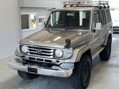 TOYOTA LAND CRUISER 70
