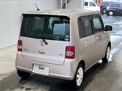 TOYOTA PIXIS SPACE