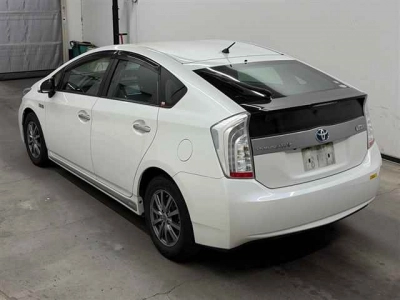 TOYOTA PRIUS PHV